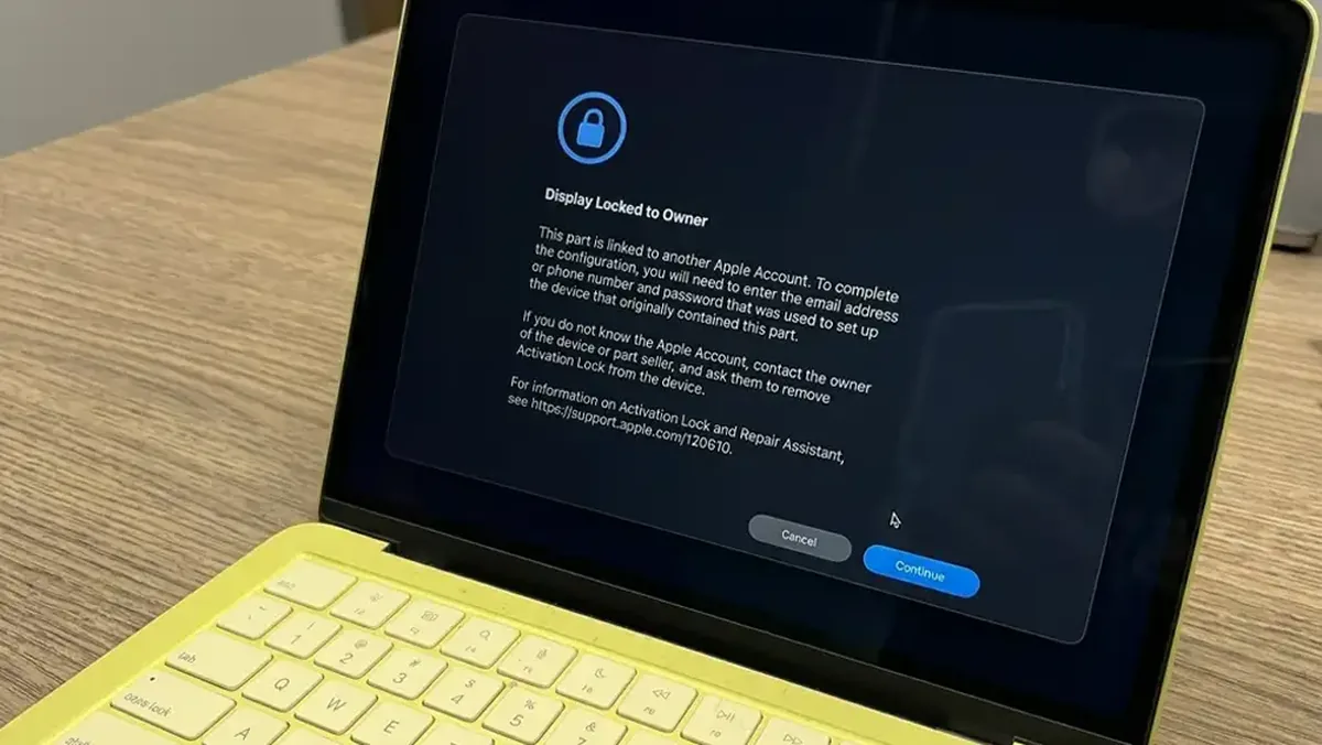 „Display Locked to Owner" pe MacBook — de ce e o Veste Bună și cum Recunoști Piesele Furate