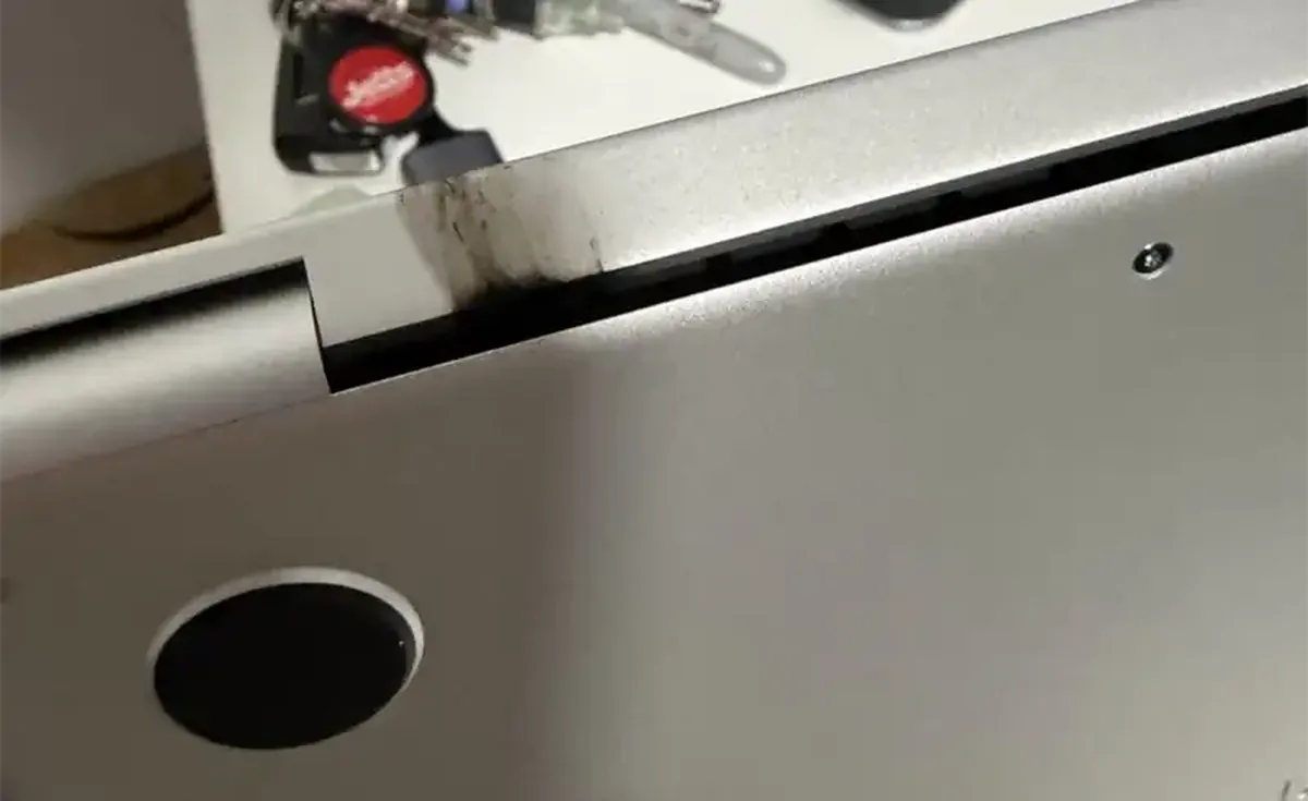 M5 MacBook Pro — Defect de Balama: Scânteie pe Conectorul Display