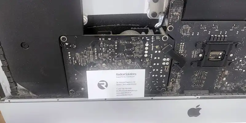 Reparație profesională iMac realizată de tehnicieni specializați Apple